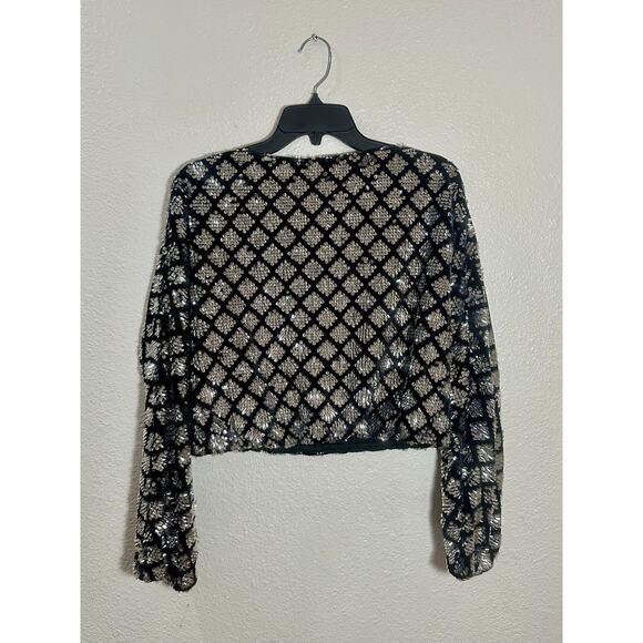 Avec Les Filles Black & Silver Sequin Cropped Long Sleeve Top, NWT - Picture 2 of 6